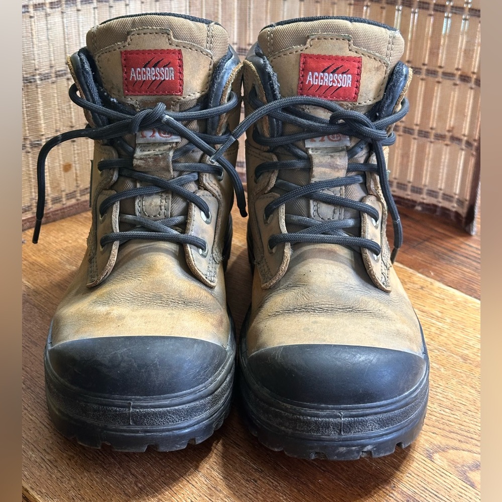 Aggressor CSA Steel Toe Work Boots Size 7.5 Full Grain Leather Safety Boots Brwn